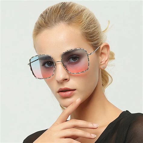 WOMEN'S LUXURY METAL SUNGLASSES 